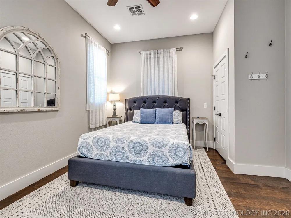 48 Park Street Carlton Landing, OK 74432