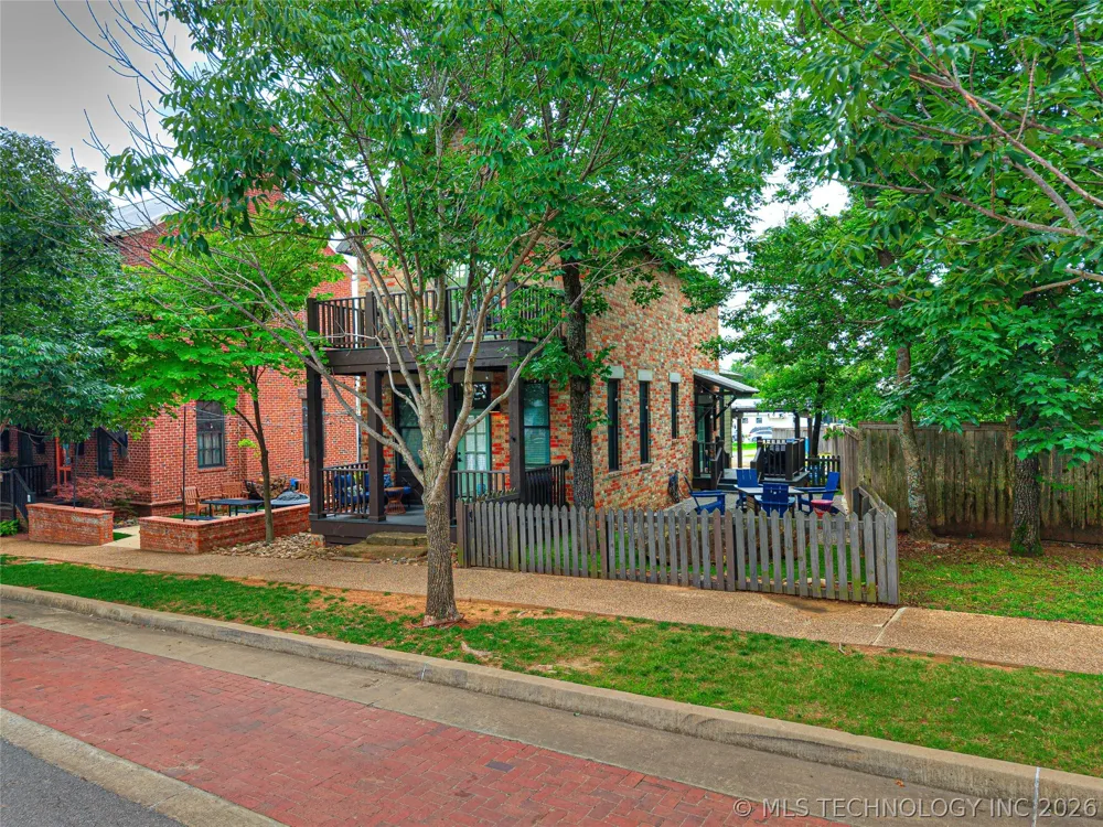 48 Park Street Carlton Landing, OK 74432