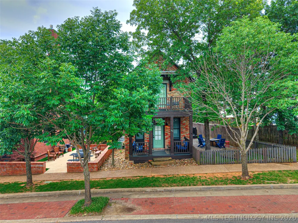 48 Park Street Carlton Landing, OK 74432