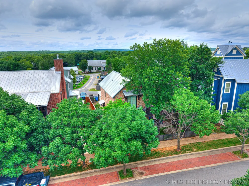 48 Park Street Carlton Landing, OK 74432