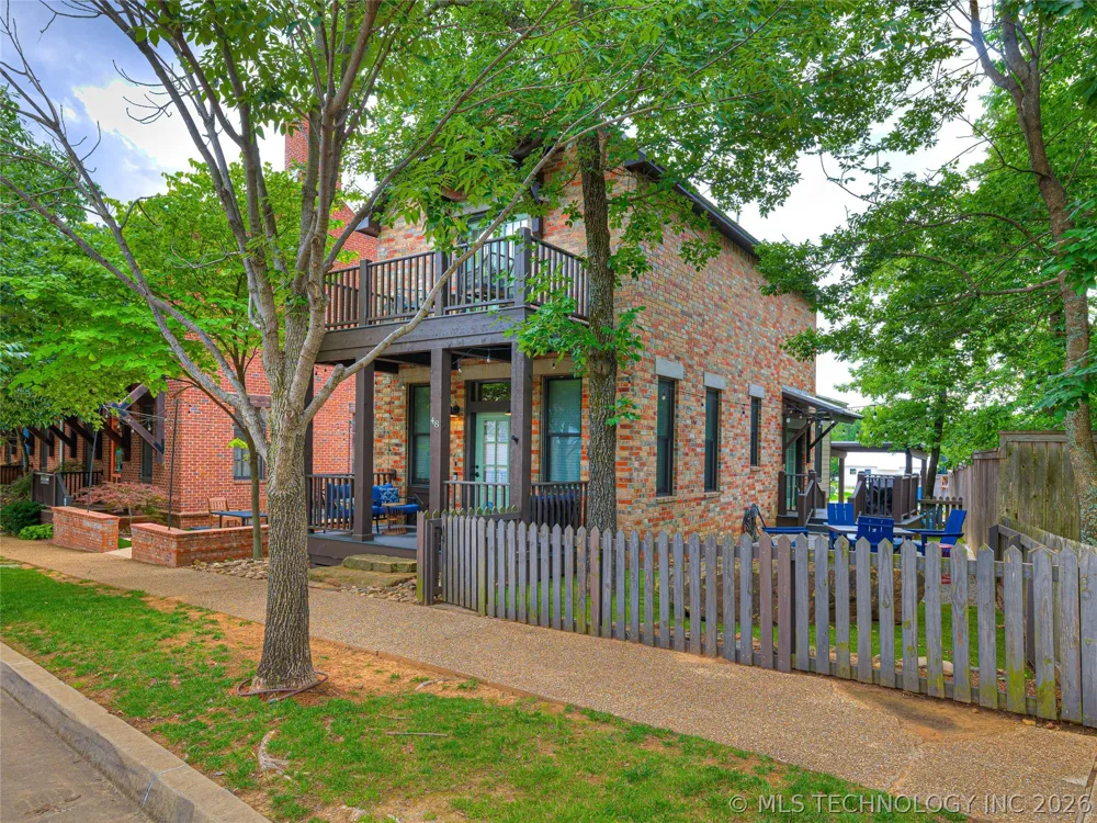 48 Park Street Carlton Landing, OK 74432