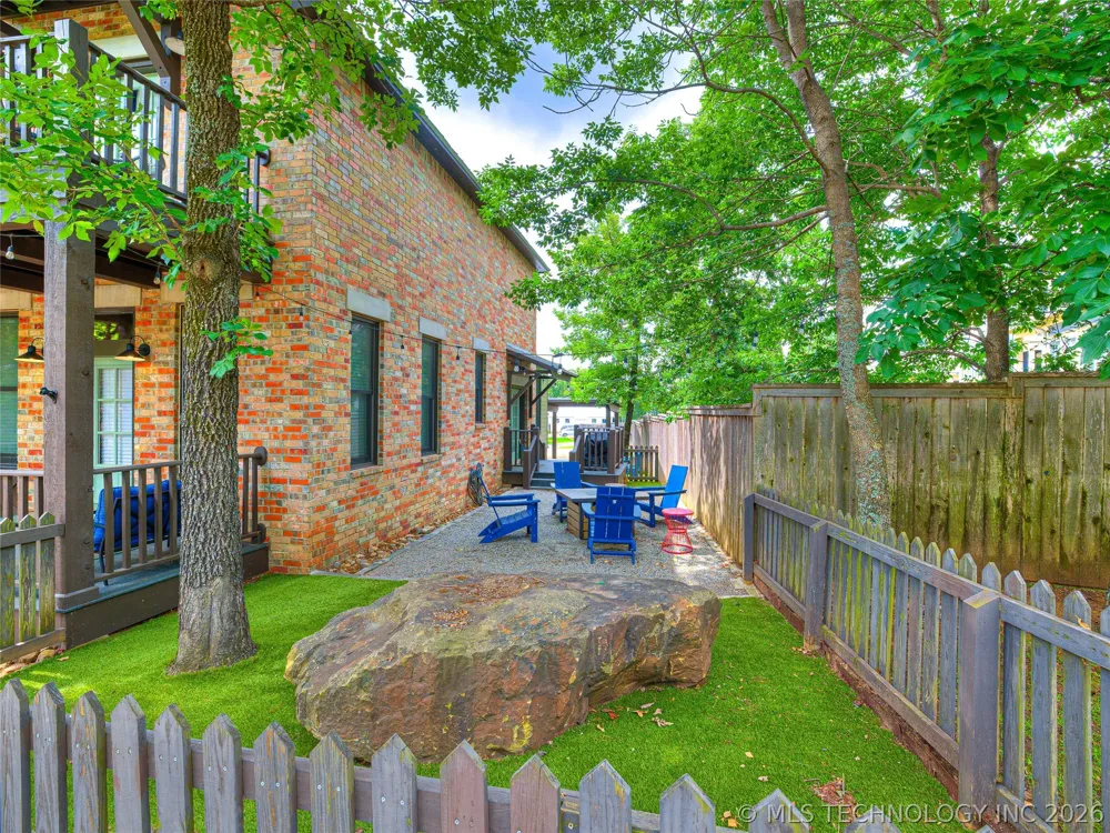 48 Park Street Carlton Landing, OK 74432