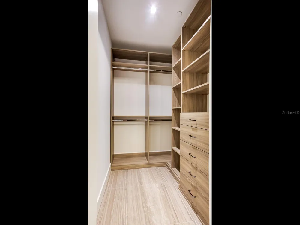 3101 W BAYSHORE BOULEVARD #402 Tampa, FL 33629