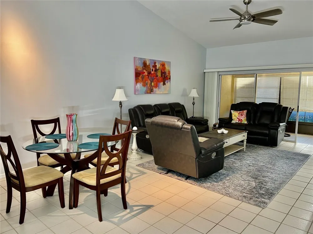 7186 LAKESIDE DRIVE Sarasota, FL 34243
