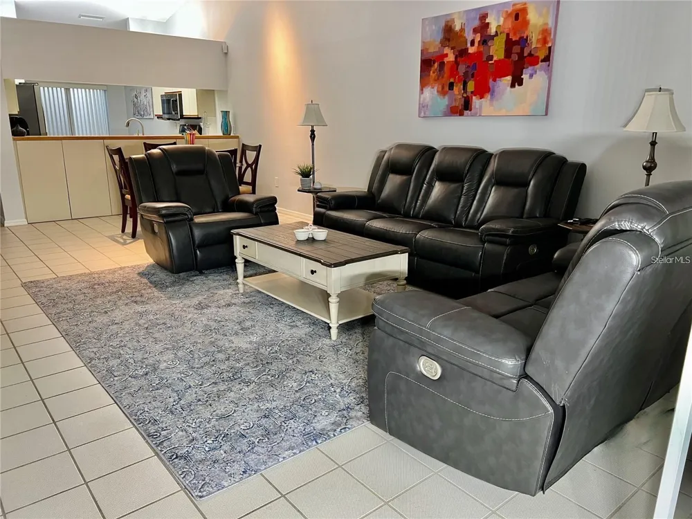7186 LAKESIDE DRIVE Sarasota, FL 34243