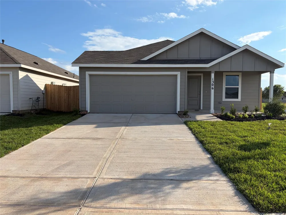 1306 Wharton Lakes Boulevard Wharton, TX 77488