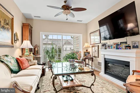 2406 LILAC COURT