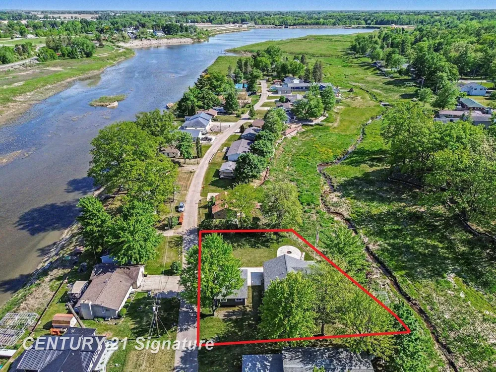 5458 Oakridge Drive Tobacco Township, MI 48612