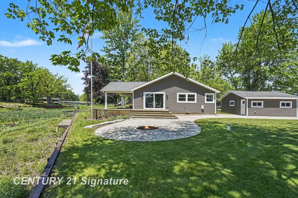 5458 Oakridge Drive Tobacco Township, MI 48612