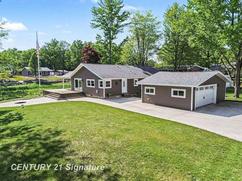 5458 Oakridge Drive Tobacco Township, MI 48612