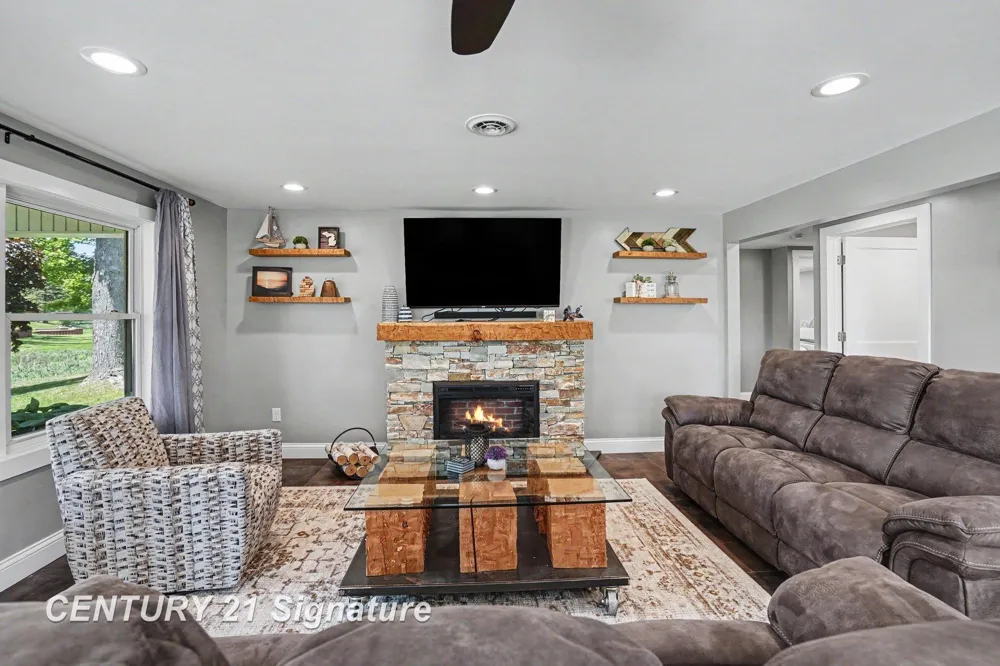 5458 Oakridge Drive Tobacco Township, MI 48612