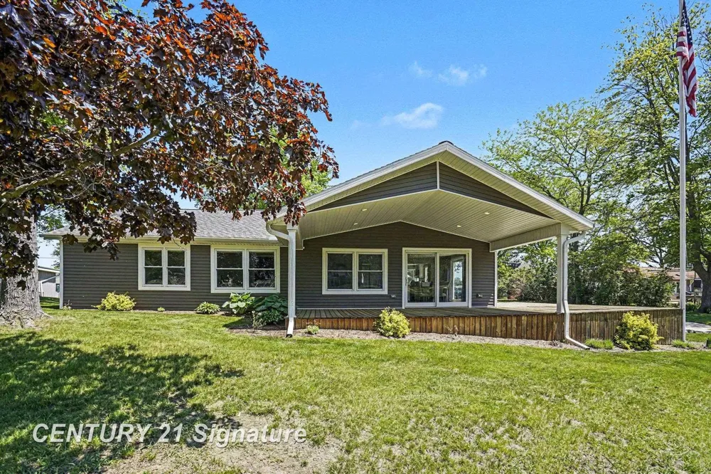 5458 Oakridge Drive Tobacco Township, MI 48612