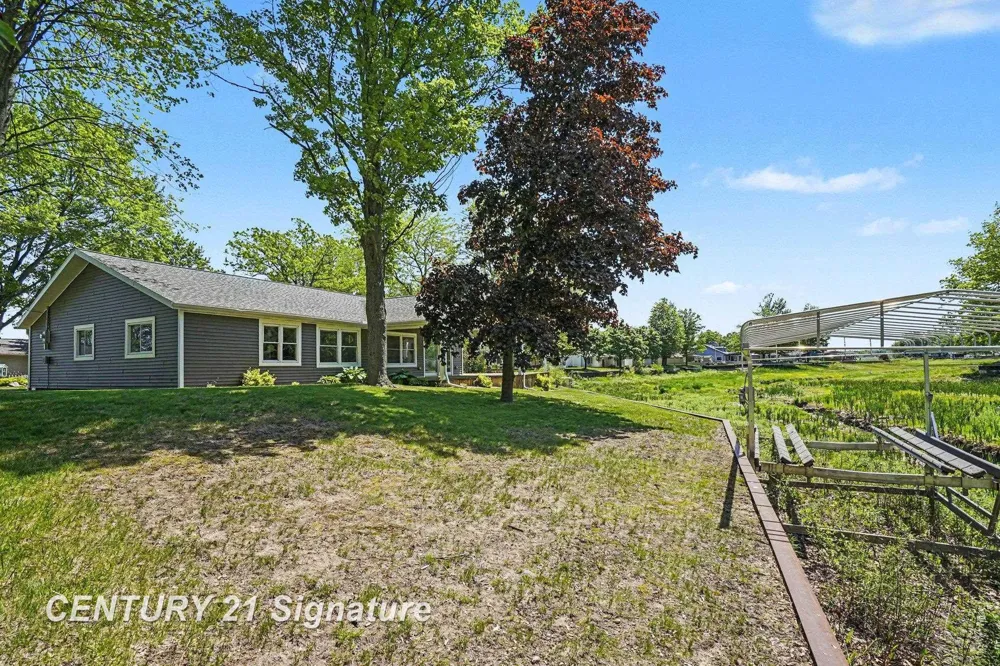 5458 Oakridge Drive Tobacco Township, MI 48612