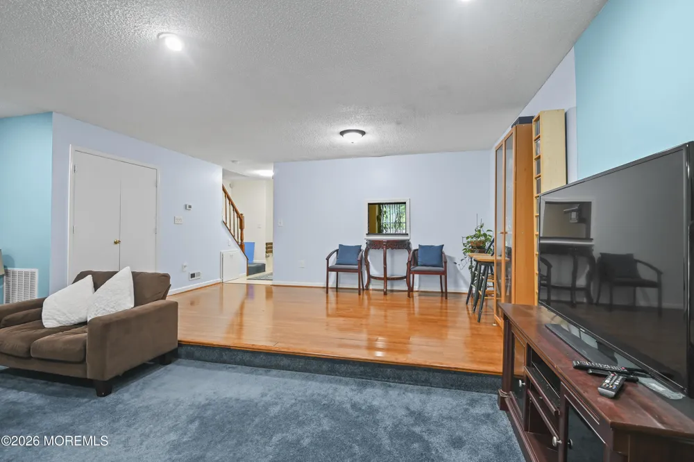 67 Albury Way North Brunswick, NJ 08902
