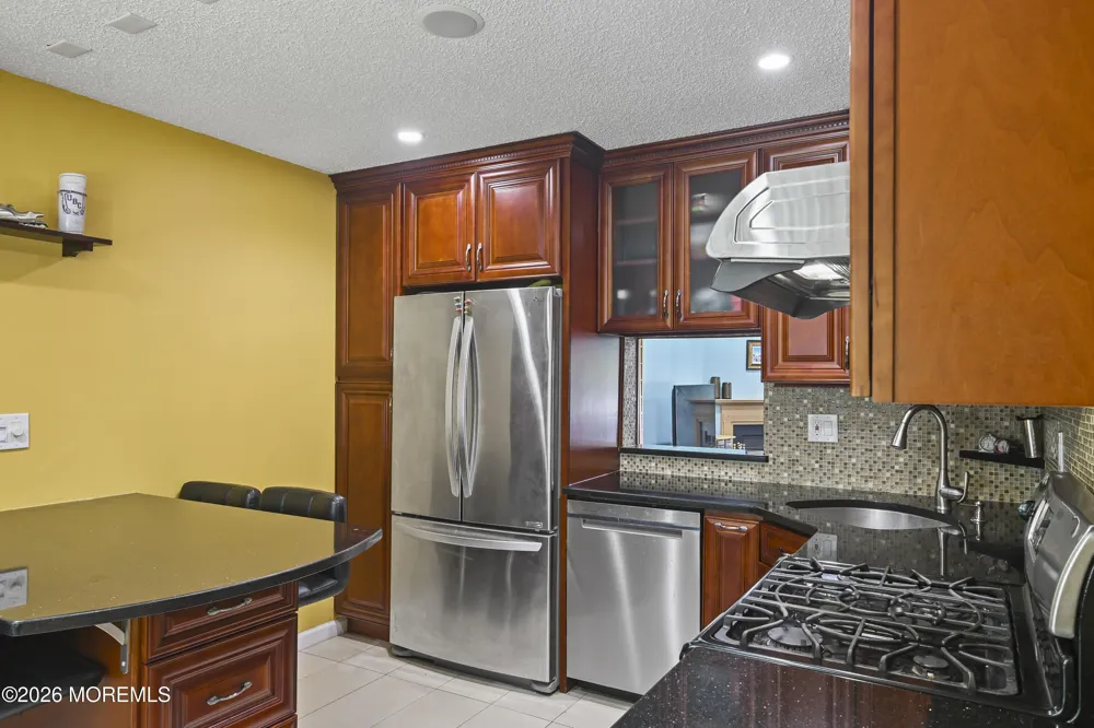67 Albury Way North Brunswick, NJ 08902