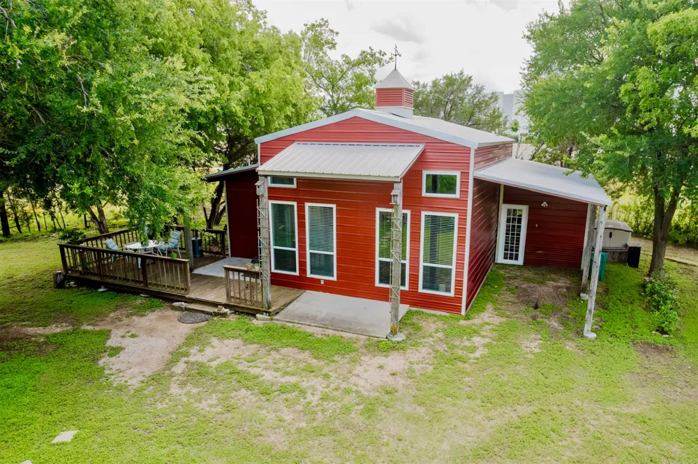 121 Lakewood Trail Leander, TX 78641