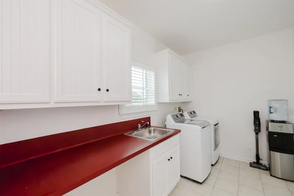 121 Lakewood Trail Leander, TX 78641