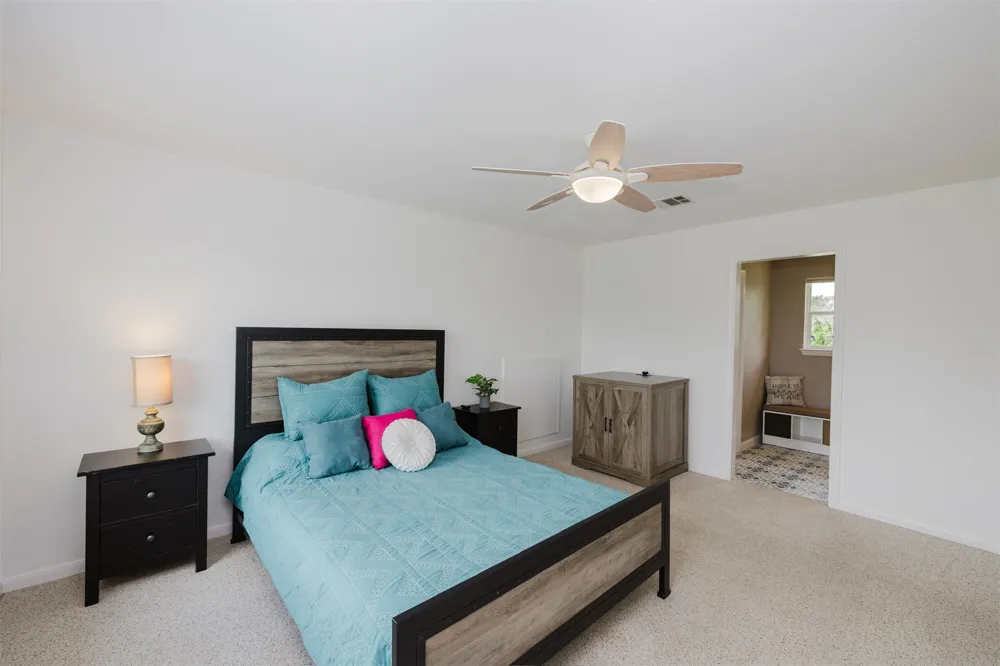 121 Lakewood Trail Leander, TX 78641