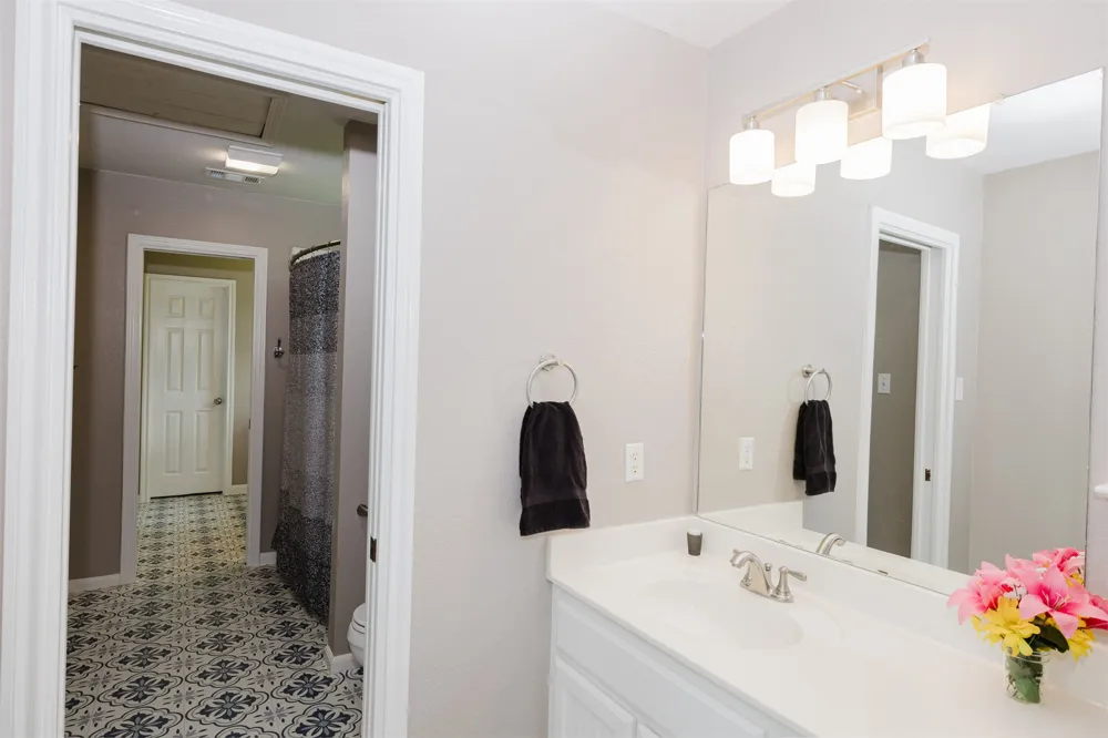 121 Lakewood Trail Leander, TX 78641