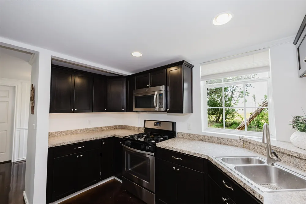 121 Lakewood Trail Leander, TX 78641