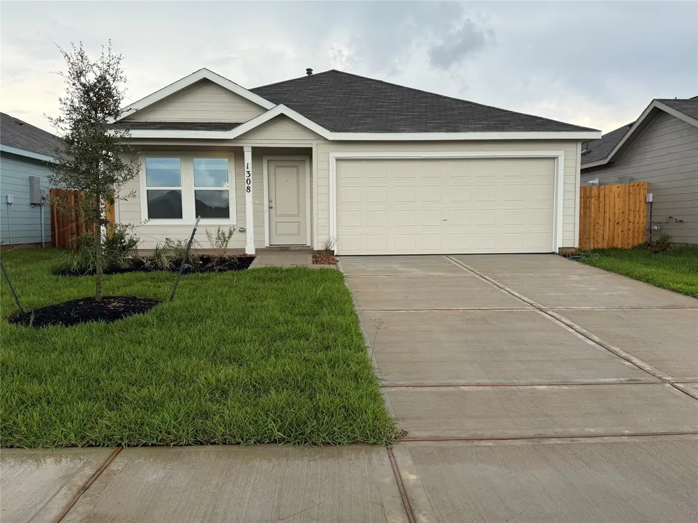1308 Wharton Lakes Boulevard Wharton, TX 77488