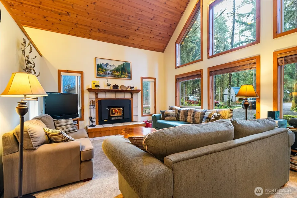 7077 Austin Pass Road Glacier, WA 98244
