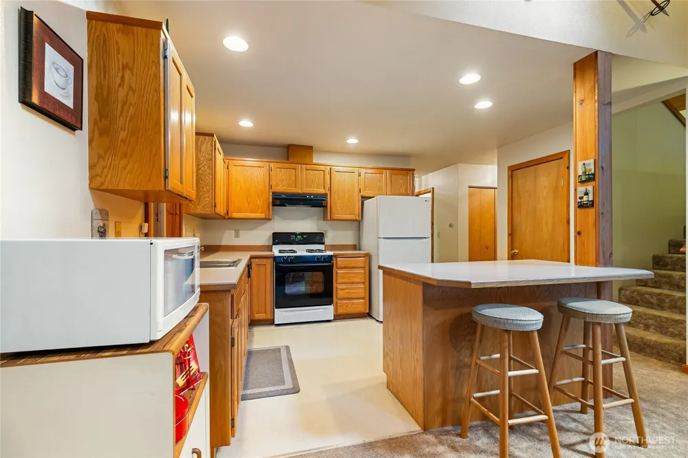 7077 Austin Pass Road Glacier, WA 98244