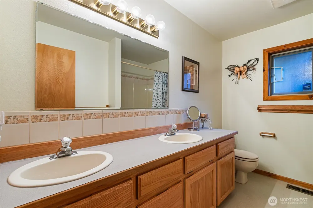 7077 Austin Pass Road Glacier, WA 98244