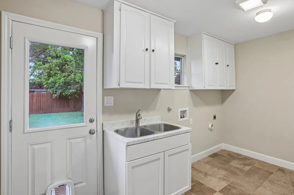 810 Vogel Drive Lockhart, TX 78644