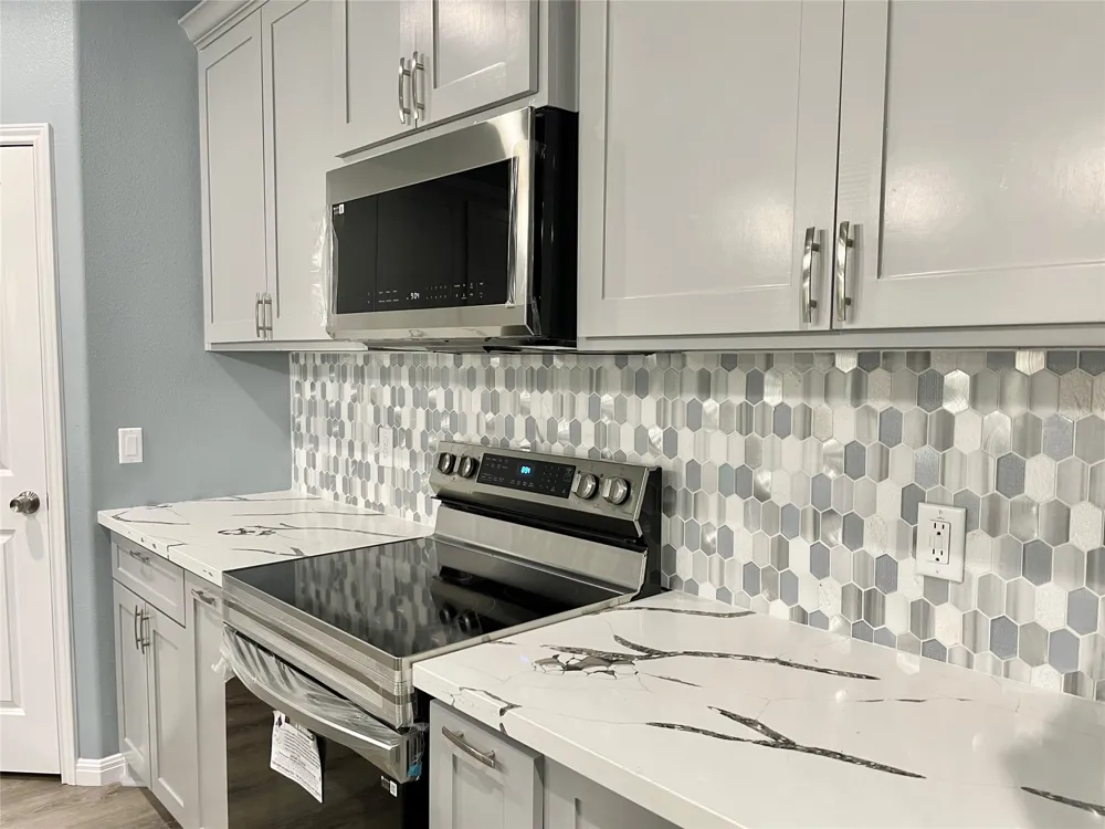 982 S Navarro Street Giddings, TX 78942