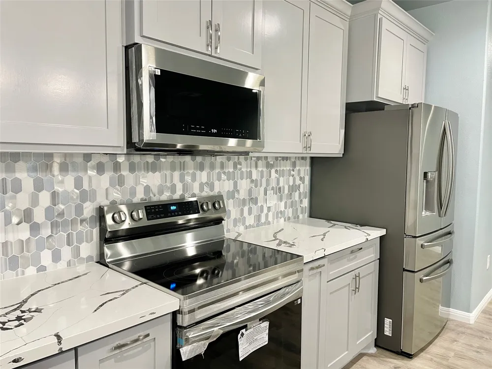 982 S Navarro Street Giddings, TX 78942
