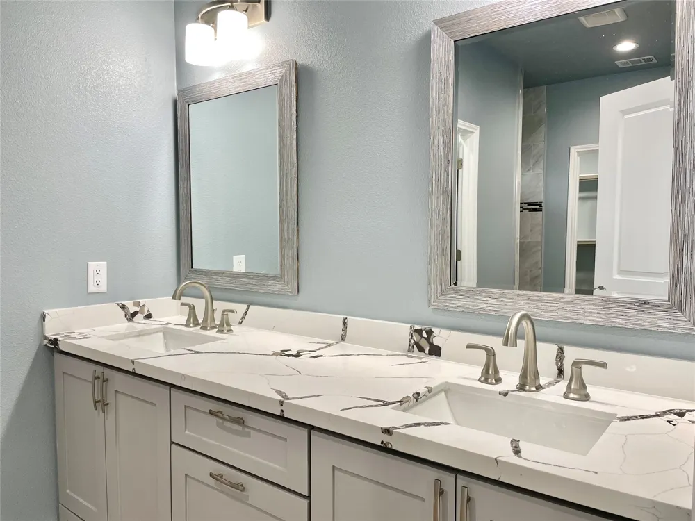982 S Navarro Street Giddings, TX 78942