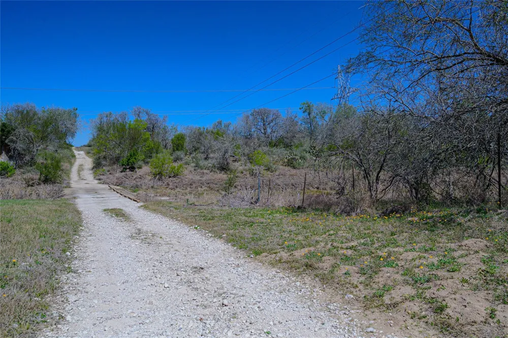 5923 Fm 1726 Goliad, TX 77963