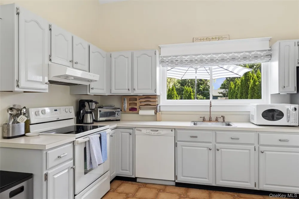 7 Eileen Circle Jamesport, NY 11947