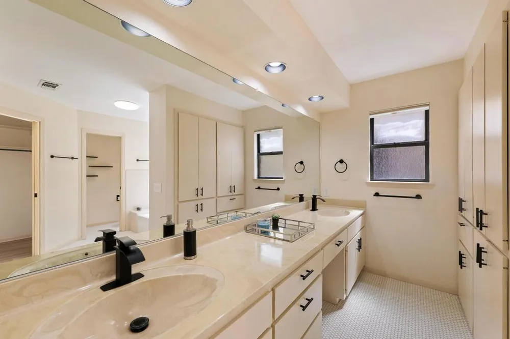 310 Dogie Drive #A Horseshoe Bay, TX 78657