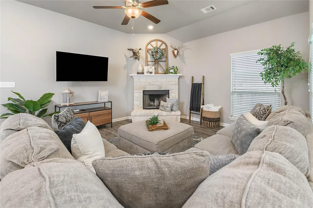 2006 Bleeker Cove Bryan, TX 77807