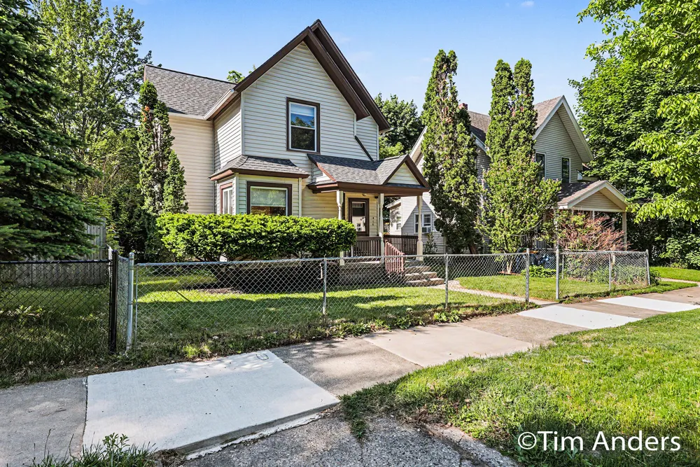 816 Innes Street NE Grand Rapids City, MI 49503