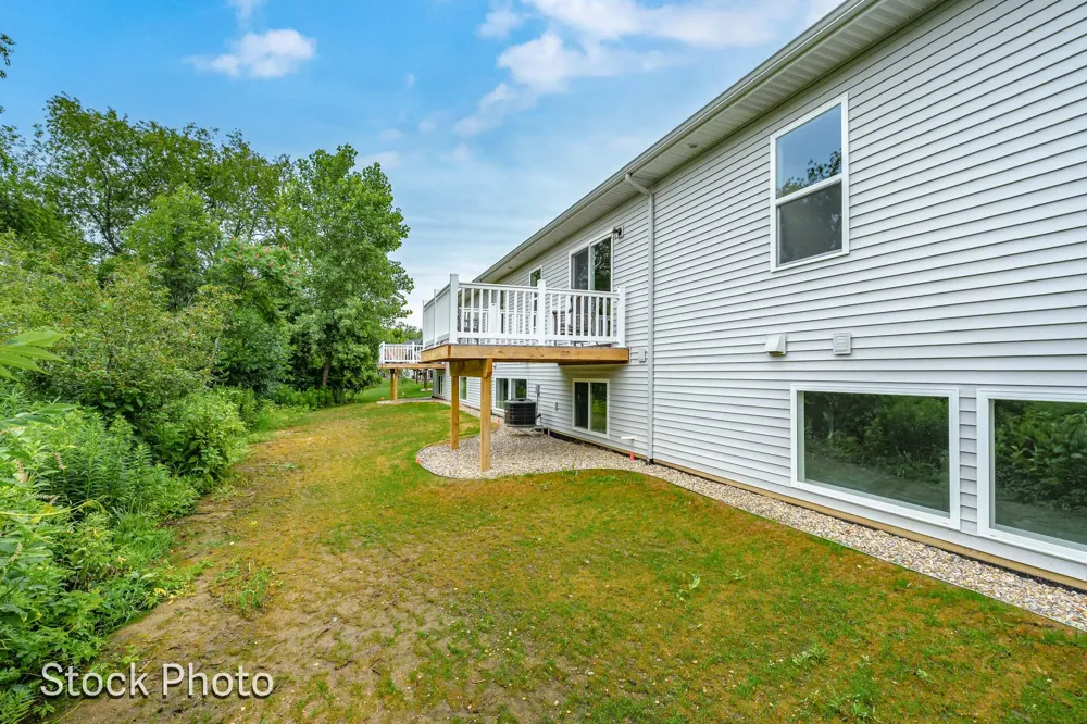 327 Round Hill Road Oshtemo Charter Township, MI 49009