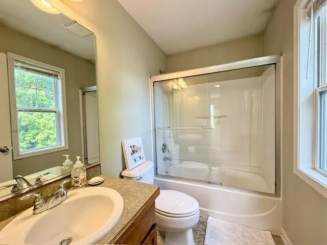 3725 Shearwater Lane East Lansing City, MI 48823