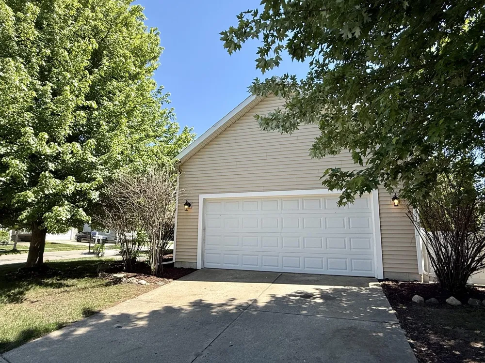3725 Shearwater Lane East Lansing City, MI 48823