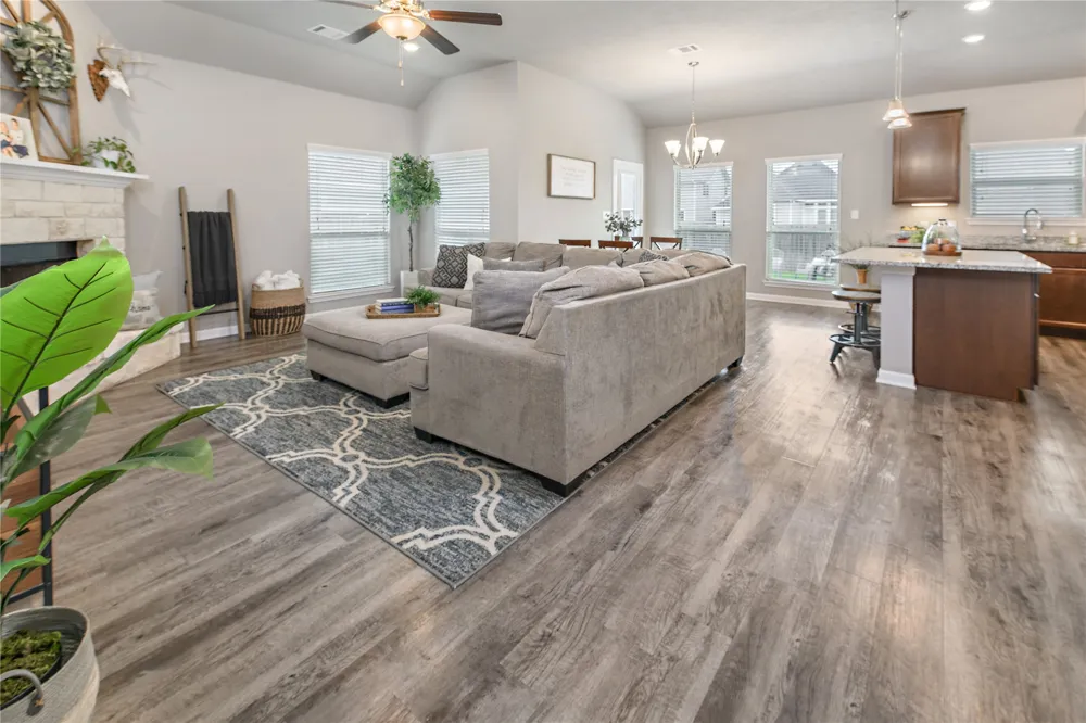 2006 Bleeker Cove Bryan, TX 77807