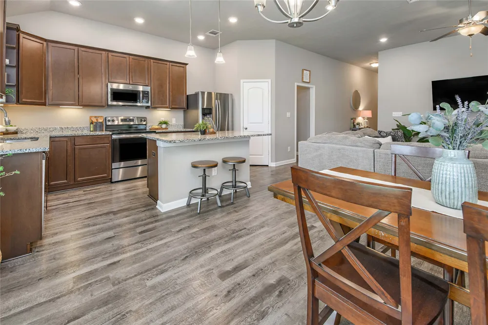 2006 Bleeker Cove Bryan, TX 77807