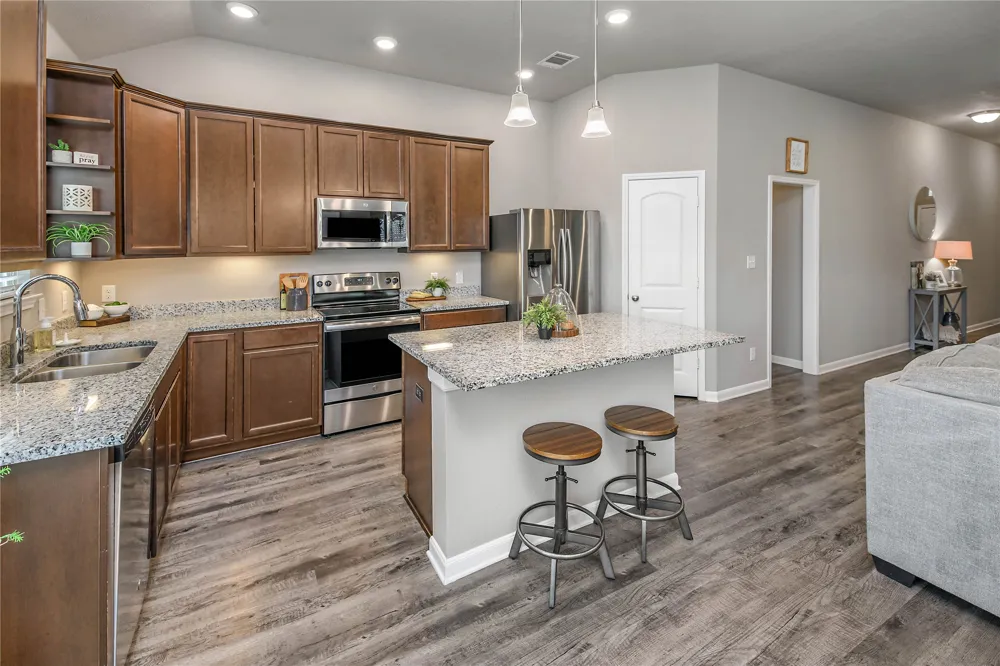 2006 Bleeker Cove Bryan, TX 77807