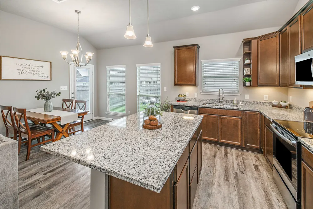 2006 Bleeker Cove Bryan, TX 77807