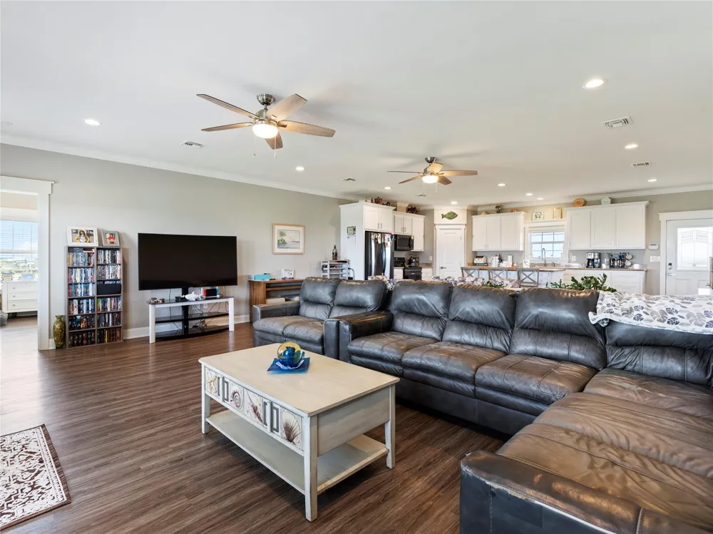 213 Porpoise Dr Drive Palacios, TX 77465