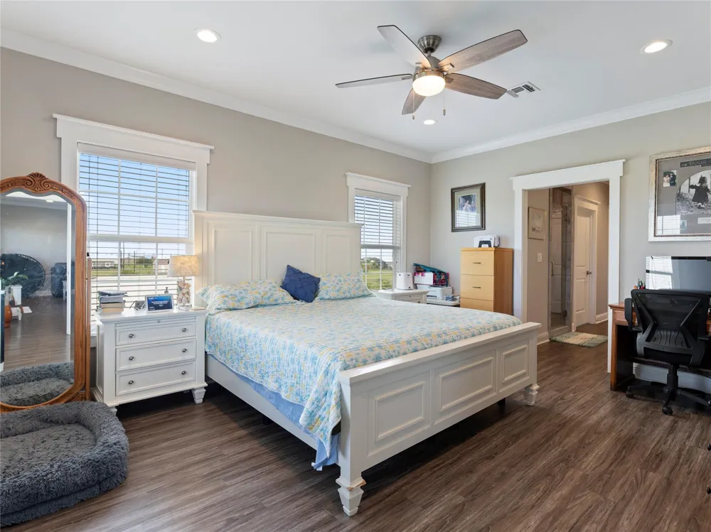 213 Porpoise Dr Drive Palacios, TX 77465