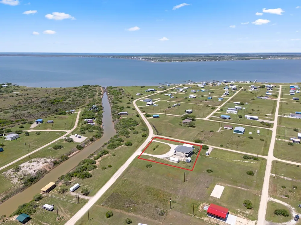 213 Porpoise Dr Drive Palacios, TX 77465