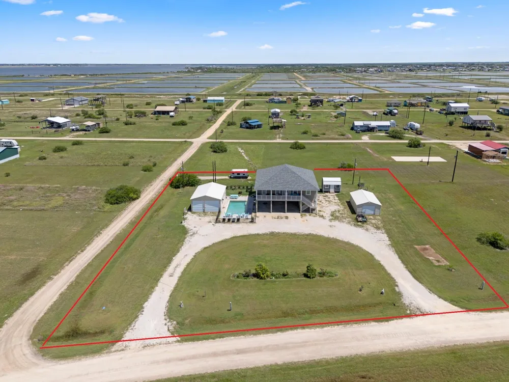 213 Porpoise Dr Drive Palacios, TX 77465
