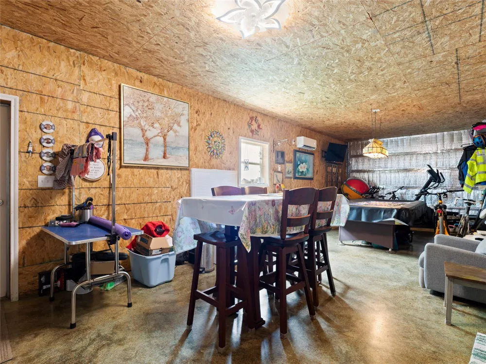 213 Porpoise Dr Drive Palacios, TX 77465