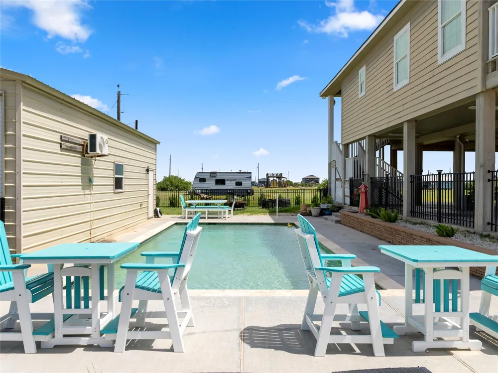 213 Porpoise Dr Drive Palacios, TX 77465